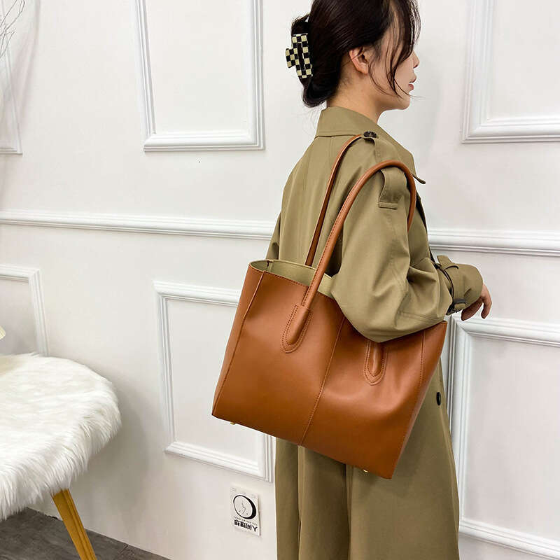 Tote for Women 2024 Fashion Korean Niche Design Commuter Ins Large Capacity Shoulder Bag