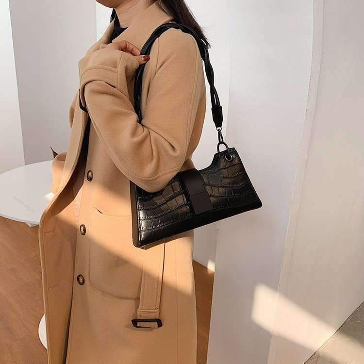 This Year's Trendy Bags for Women Summer 2022 New Crocodile Pattern Shoulder fashion Niche Design Crossbody Bag Commuting