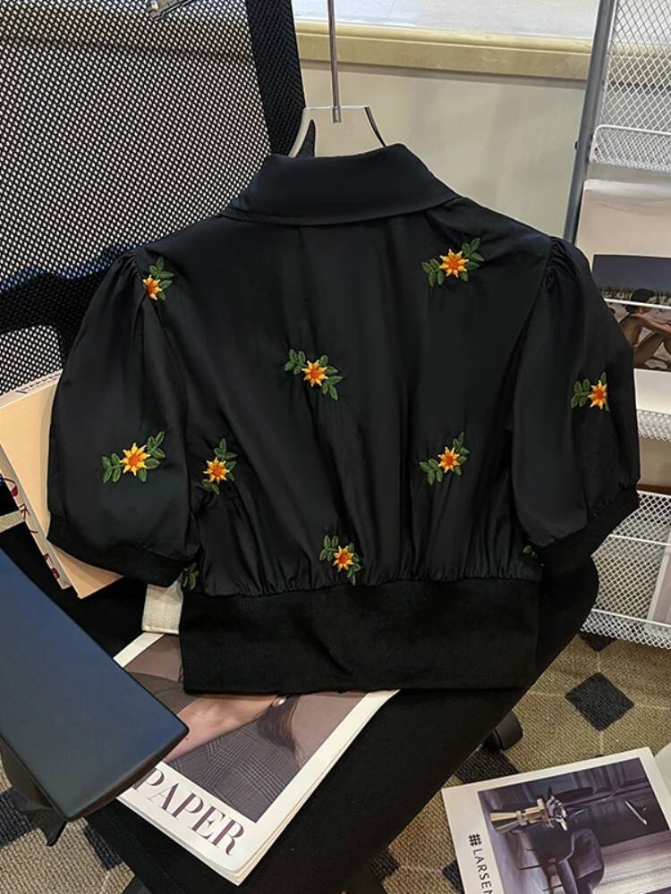 2025 New design French Elegant Shirt with Fluffy Sleeves, Embroidered Single breasted Open Umbilical Top, Aesthetic Design for Summer Women's S C