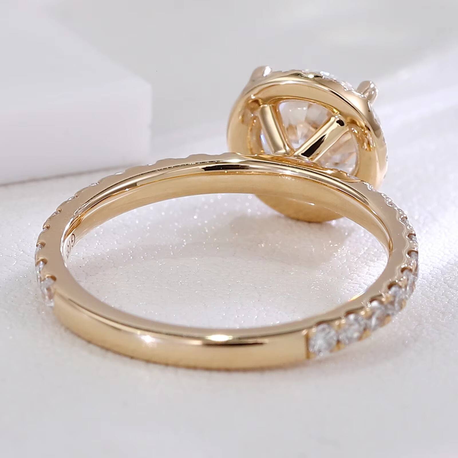 IGI Certificate 2CT Diamond Ring White Lab Grown Round VVS Diamond Ring with 18k Yellow Gold for Wedding