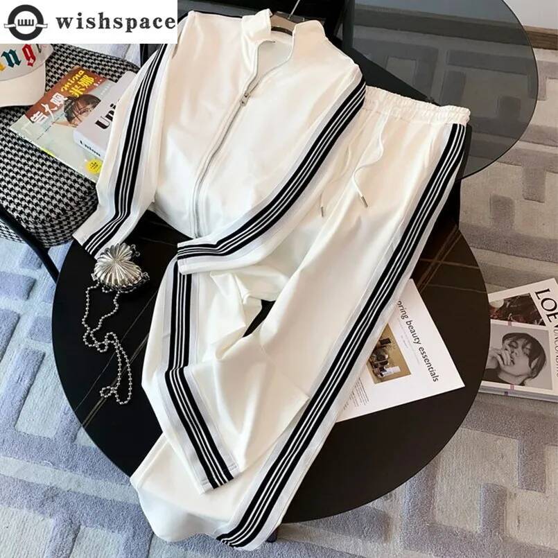 2025 New Casual Sports Set Women's Spring and Autumn Korean Edition Fashion Fashion Fashion White Top Wide Leg Pants Designer Two design Piece Se