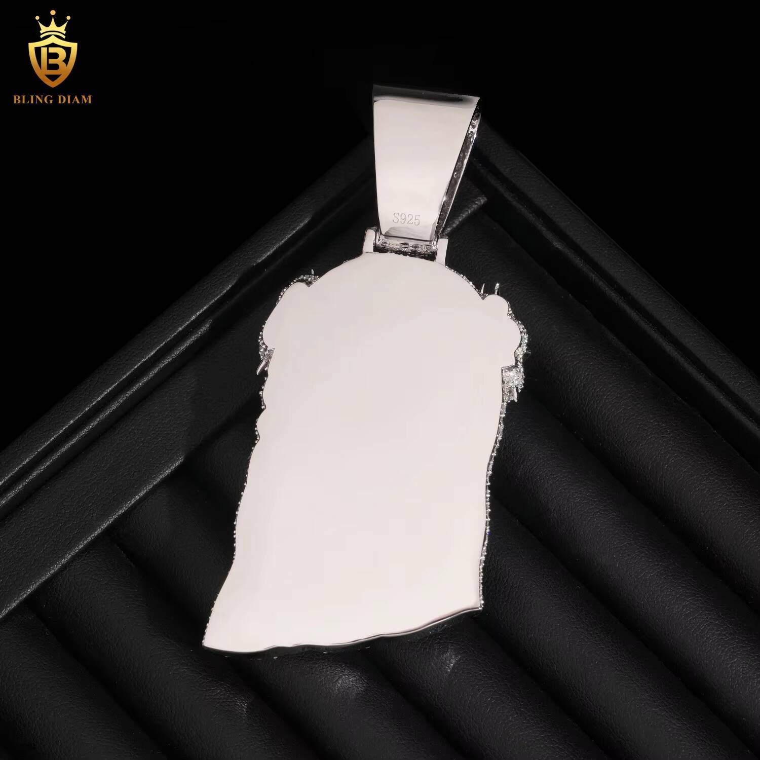 Luxury Jewelry Iced Out Custom Blue Green Moissanite Hip Hop 925 Silver Pendants Moissanite Jesus Pendant Men