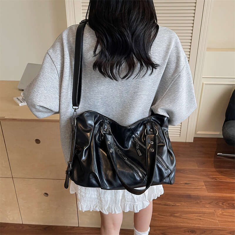 2025 Autumn New Large Capacity Simple Elegant Versatile Tote Fashion Niche Women's Bag