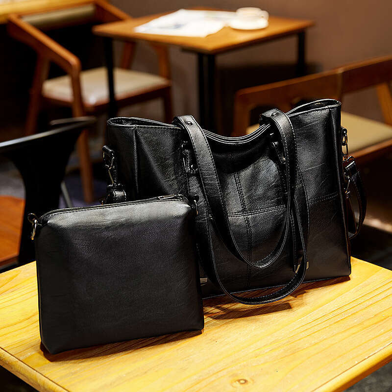 2025 New Genuine Leather Women's Tote Summer Handbag Cowhide Commuter Shoulder Bag for Women Large Capacity