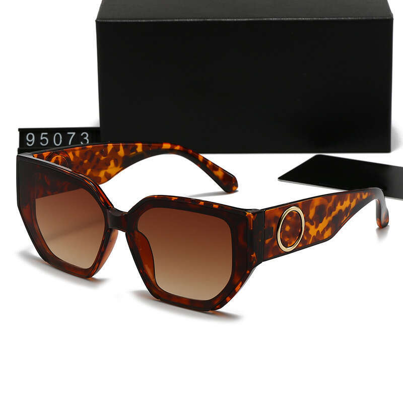 New Trendy Women's Versatile Fashion Color-Block Sunglasses Wide Leg Round Ring Decorative Glasses 95073 d97