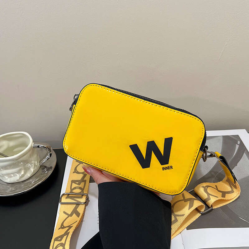 Letter Niche Single Shoulder 2025 New Fashion Versatile Small Square Korean Style Trendy Crossbody Camera Bag for Women