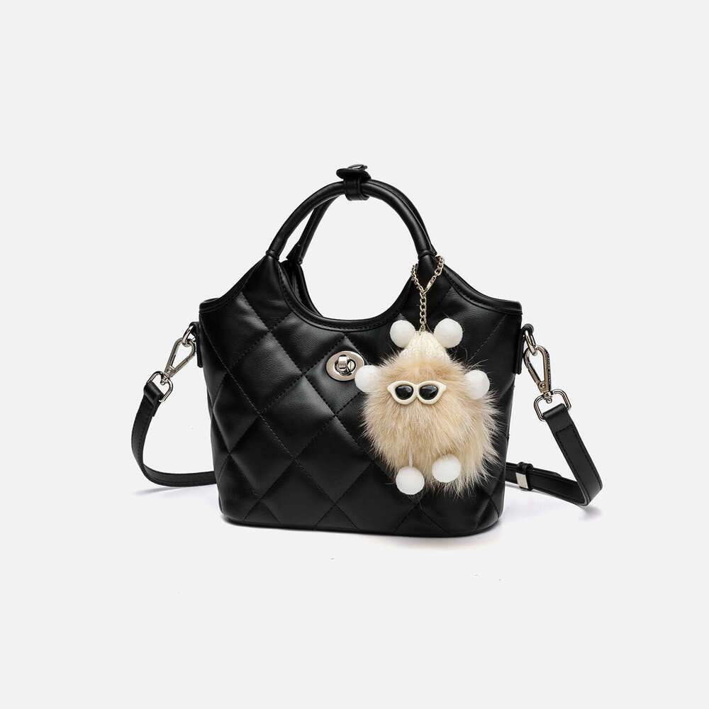 2025 Autumn Winter New Fashion Commuter Handbag for Women, Niche High-end Classic Quilted Single Shoulder Crossbody Tote Bag