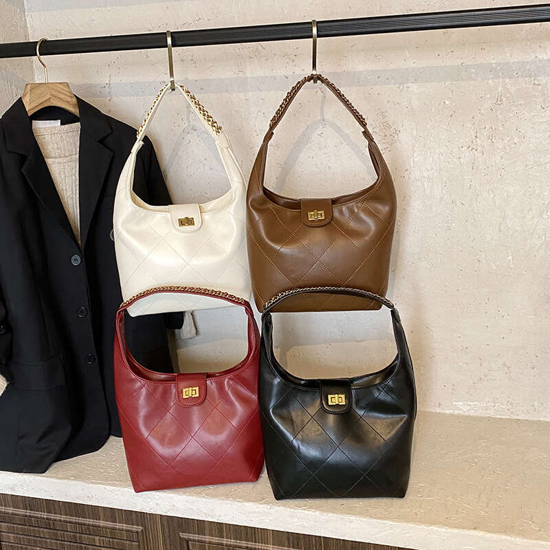 Trendy Chain Small for Women, Quilted Embroidery New Casual Bucket Bag, Fashionable Large Capacity Commuter Underarm Bag