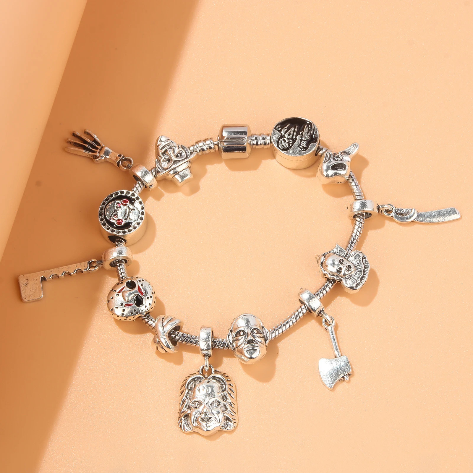 Horror Movie Friday Charm Bracelet Killer Pennywise Chucky DIY Beads Bangle Bracelets for Women Men Halloween Party Jewelry Gift 250905