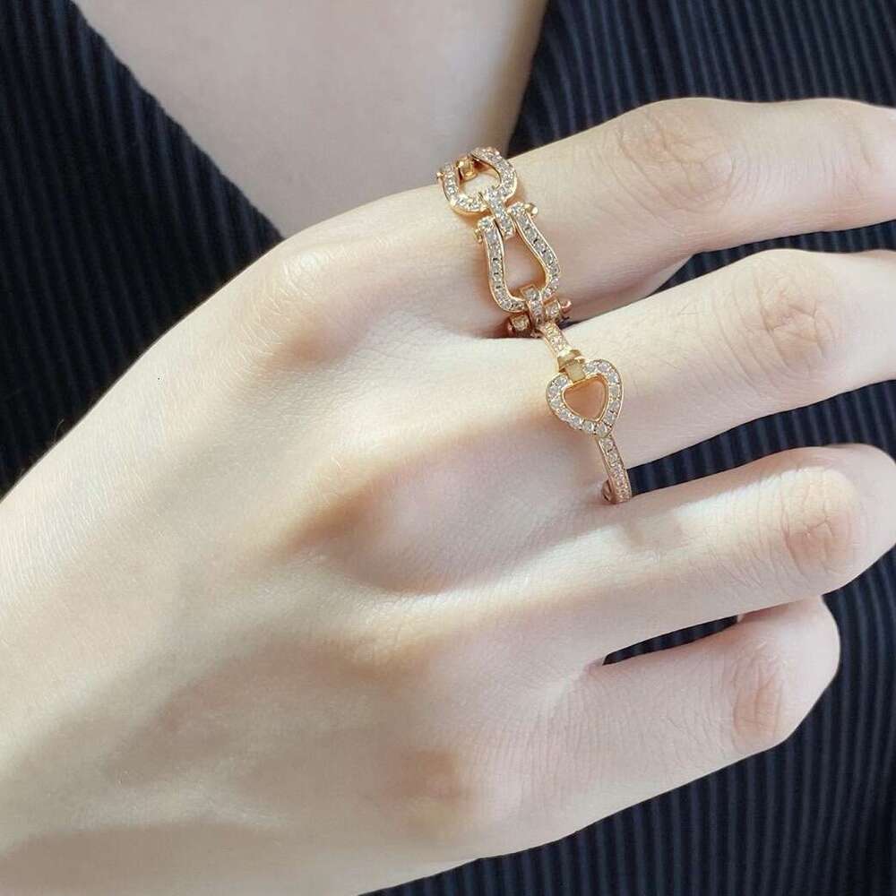 DH collections:Niche Jewelry Craft V Gold Plated Minimalist Hollow Small Heart for Women Fashion Diamond-Encrusted Heart-Shaped Ring