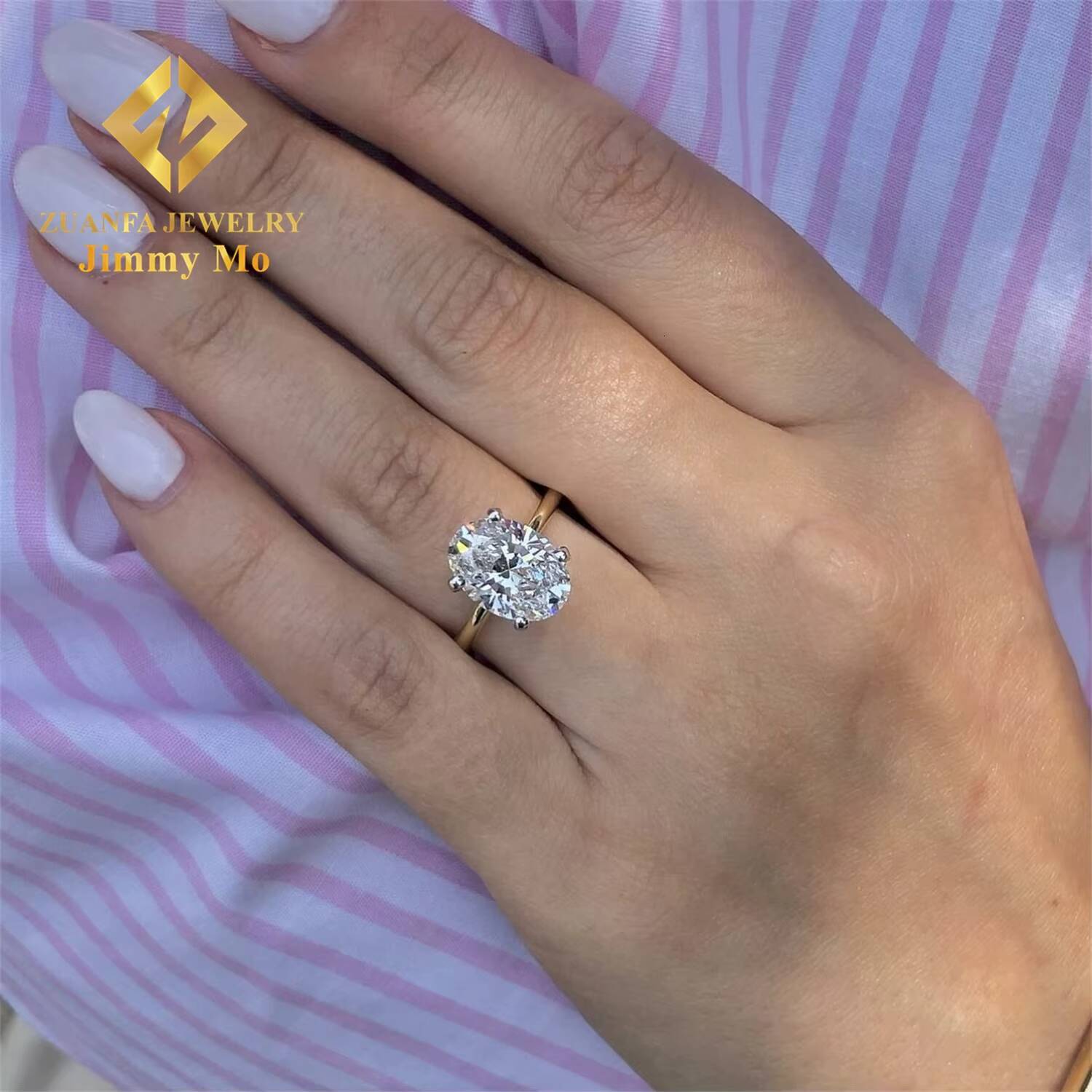 18K Solid Gold Oval Cut 200Ct DVVS1 Moissanite Diamond Engagement Split Shank Diamond Rings