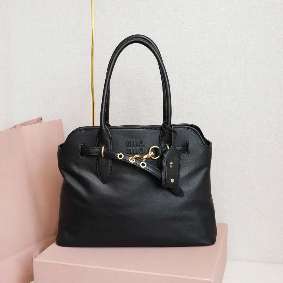 Designer Bag Luxury Bag 2025 New Hot Premium Soft sheepskin Fashion Leather medieval bag Briefcase Large capacity black handbag retro school style tote bag