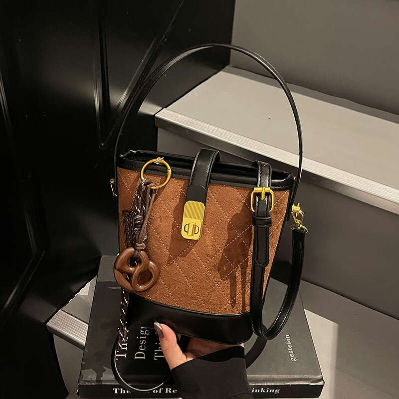 Quilted Embroidery Small for Women 2025 Autumn Winter New Crossbody Color-Block Handbag Suede Bucket Bag