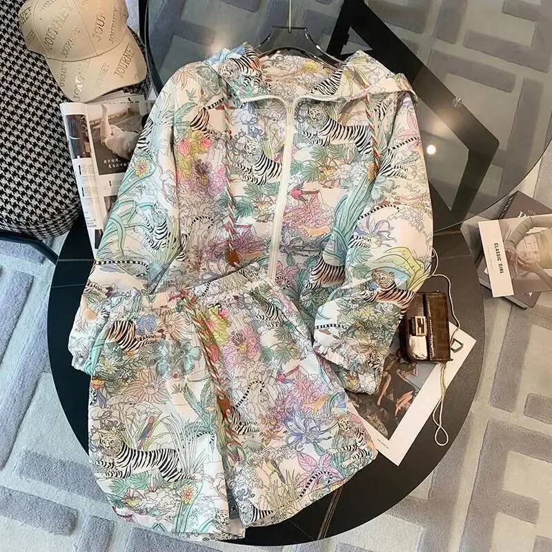 2025 Women's Summer New Casual Sports Set Sunscreen Jacket Loose Fashion Shorts Fashion Designer Two design Piece Set