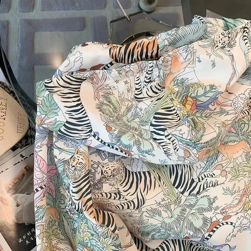 2025 Women's Summer New Casual Sports Set Sunscreen Jacket Loose Fashion Shorts Fashion Designer Two design Piece Set