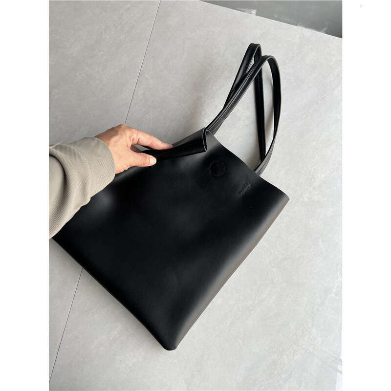 Pure Inside and Out Minimalist Style Soft Leather Fashion Commuter Tote Bag Cowhide Trendy Texture Single Shoulder Handbag for Women