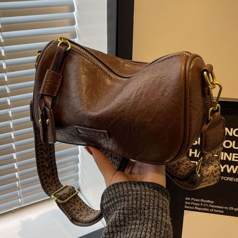 This Year's Trendy Small Bags for Women Spring Versatile 2024 New Fashion Wide Strap Shoulder Crossbody Pillow Bag