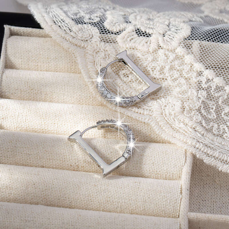 DHpet 2025 New Full Dia Letter D High-end Stud Earrings for Women Unique Design Trendy Sweet Cool H260202