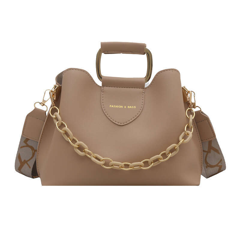 2025 Summer New Fashion Women's Single Shoulder Simple Commuter Chain Decor Handbag Textured Crossbody Bag