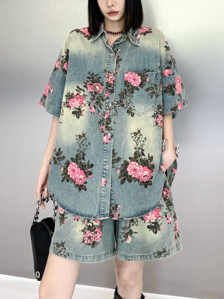 2025 Blue New Denim Shirt Wide Leg Shorts Two Piece Set Suit New Style Collar Short Sleeve Designer Women's Fashion Trendy design Spring and Summ