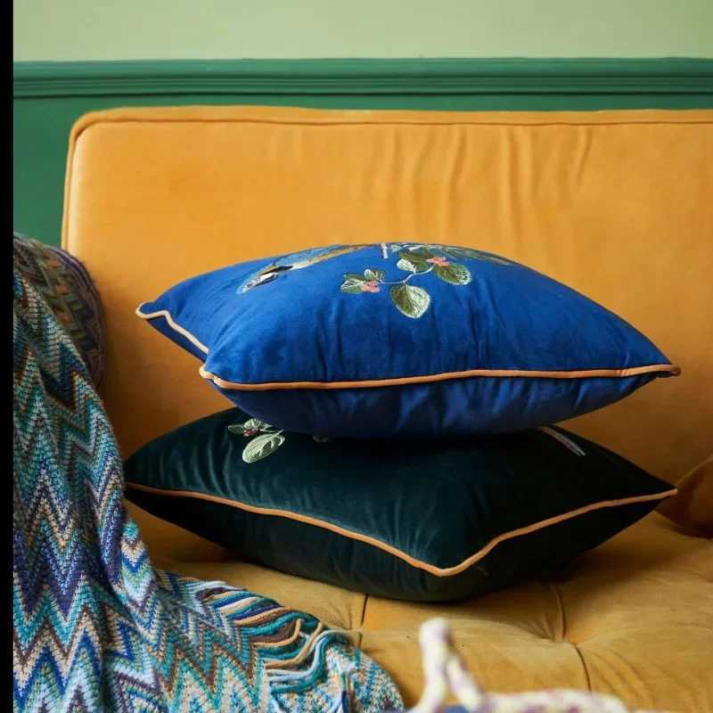 Luxurious American Decorative Pillowcase Animal Parrot Leopard Embroidered Pillow Case Ornamental Pillows Blue Green Velvet Pillow Cover Y251105