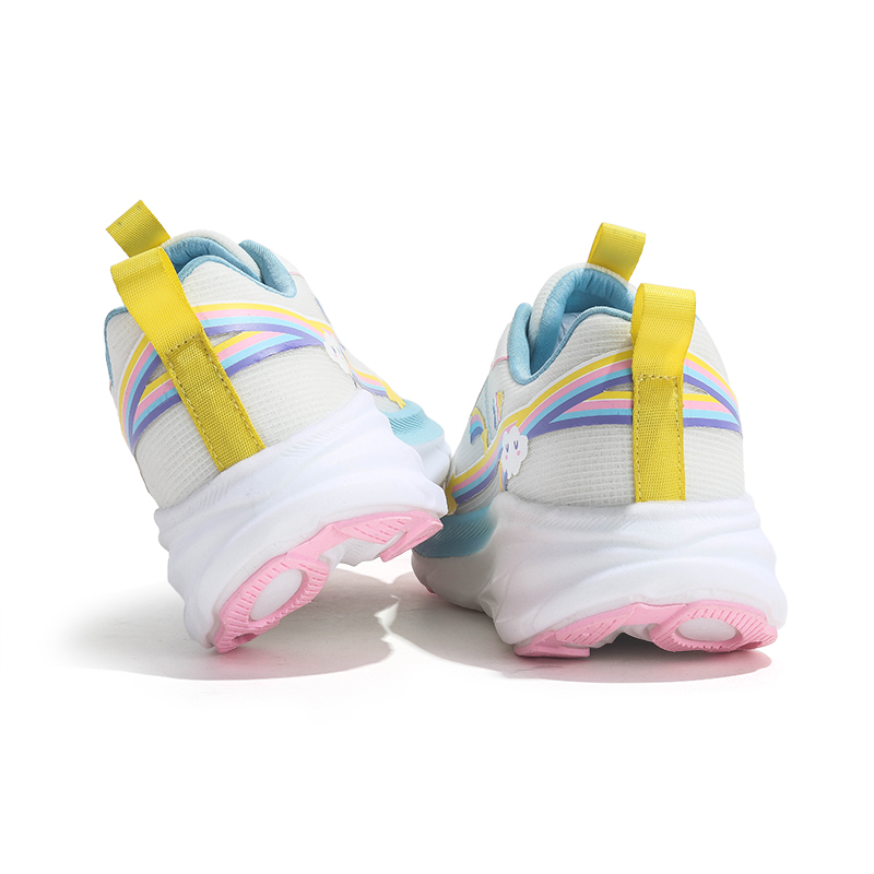 New lightweight, breathable, soft soled, shock-absorbing running shoes for women, low top running shoes, youthful design, white sports shoes