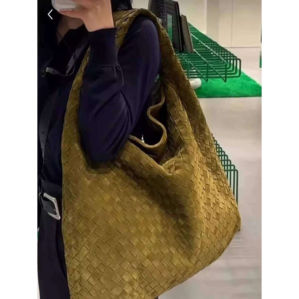 Designer Bag Tote Bag Shoulder Bag Moss Green Suede 2025 Autumn Winter New Women's Soft Leather Single Shoulder Underarm Handmade Woven Tote Bag