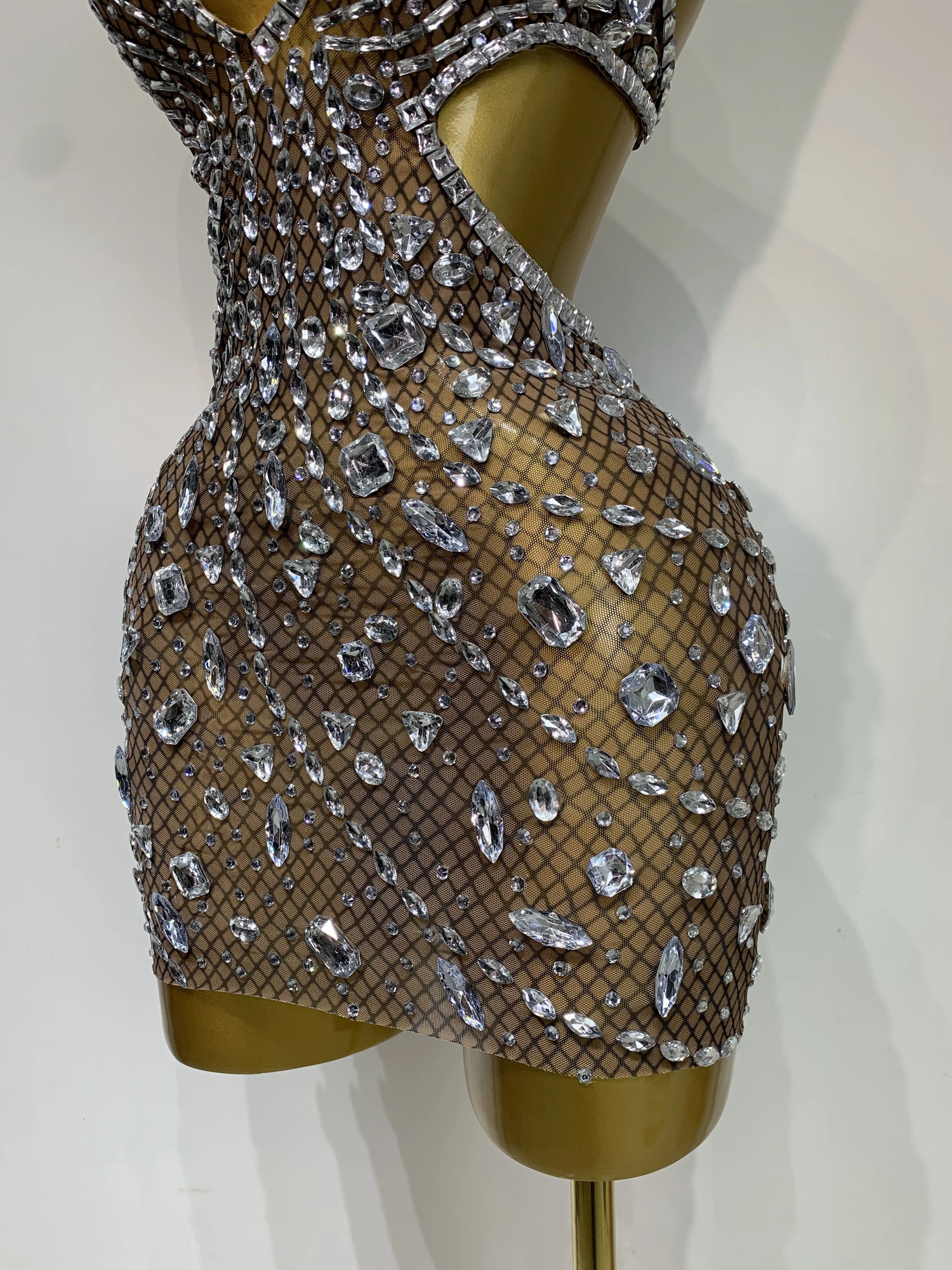 Sexy Sparkly Diamond Backless Short Dress 2025 Women Sleeveless Mesh See Through Evening Birthday Gown Singer Stage Outfit 250906