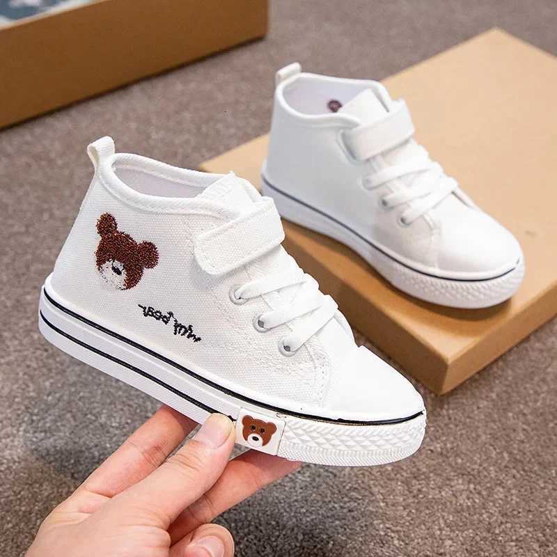 Four Seasons Childrens New Fashion Canvas Boys Bear Print Casual Girls Laceup Soft Bottom Flat Shoes Kids Sneakers C260130