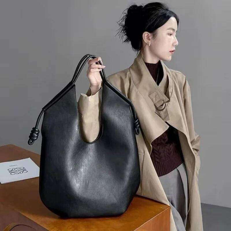 Niche Minimalist Tote For 2025 New Women Handbag Large Capacity Commuter Single Shoulder Underarm Trend Soft Hobo Bag