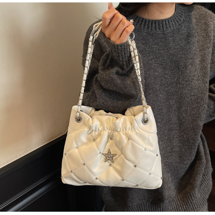 Quilted Chain Bucket Bag New Casual Women s Shoulder Bag Large Capacity Handbag Autumn New Designer Bag Women s Crossbody Bag