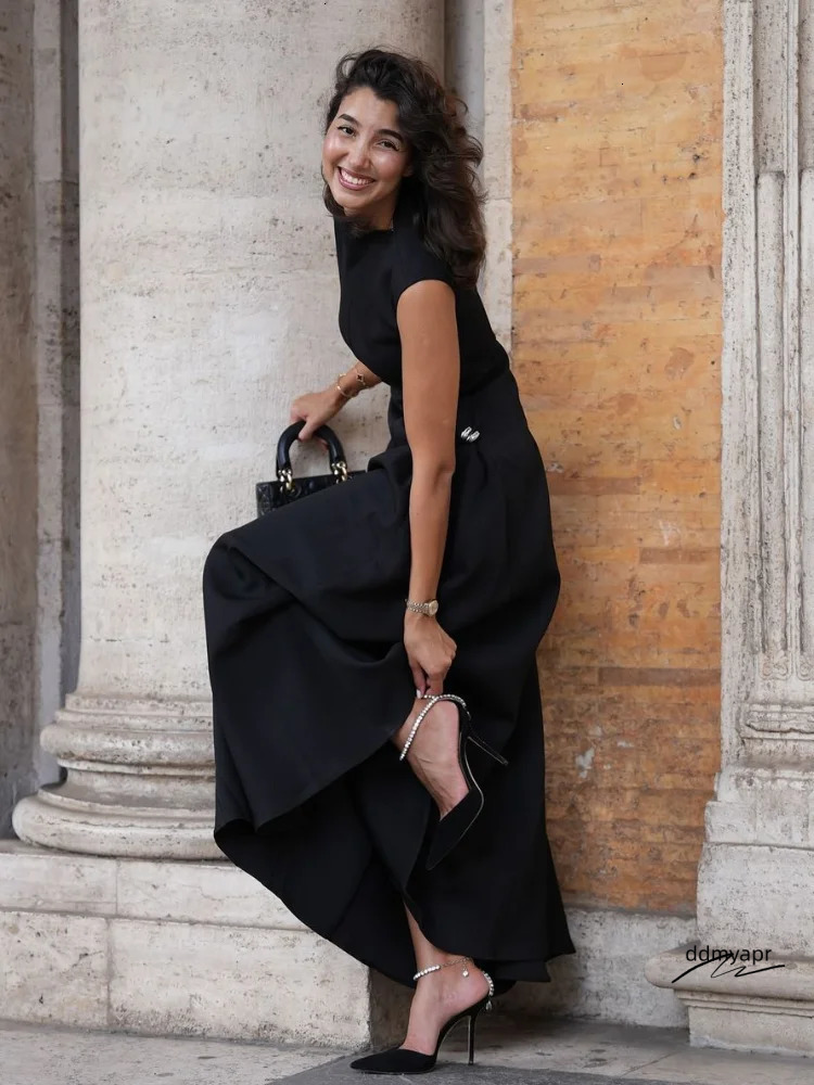 Elegant High Waisted Long For Women Fashionable Sleeveless Irregular Half Neck 2025 Womens Ddmydec Party Evening Dress 250103