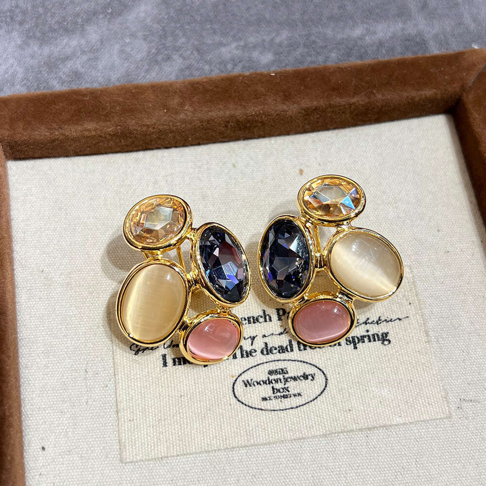 DHpet Vintage Western Court Style Luxurious High-end Earrings Studs