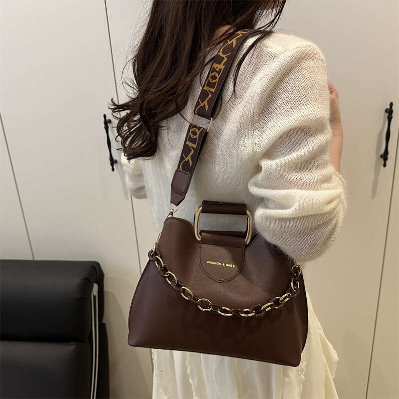 2025 Summer New Fashion Women's Single Shoulder Simple Commuter Chain Decor Handbag Textured Crossbody Bag