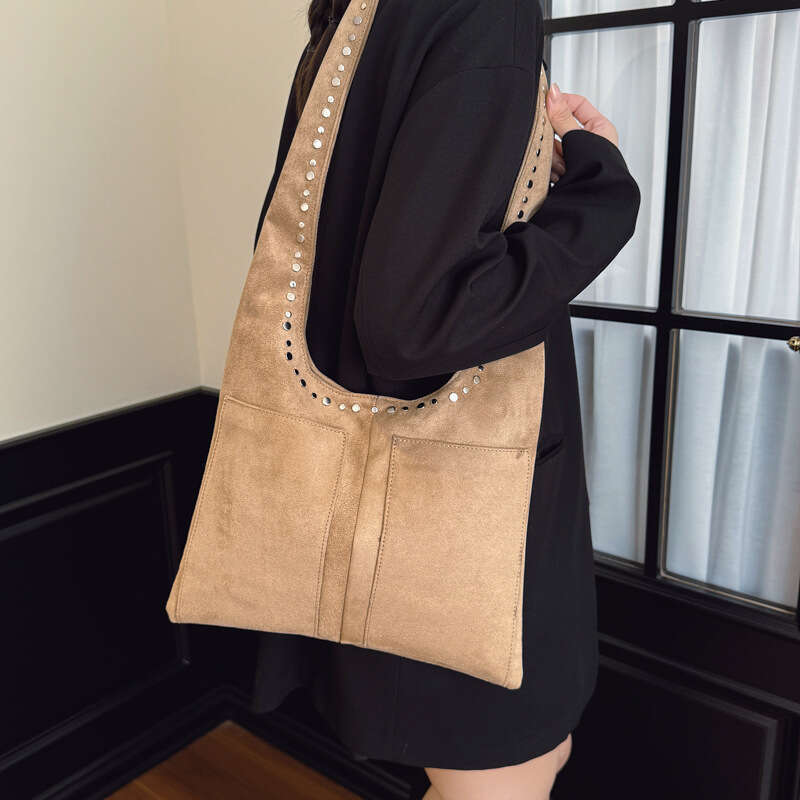 Autumn Winter New Suede Rivet Decorated Single Shoulder Motorcycle Style Elegant Underarm Bag Handbag for Women