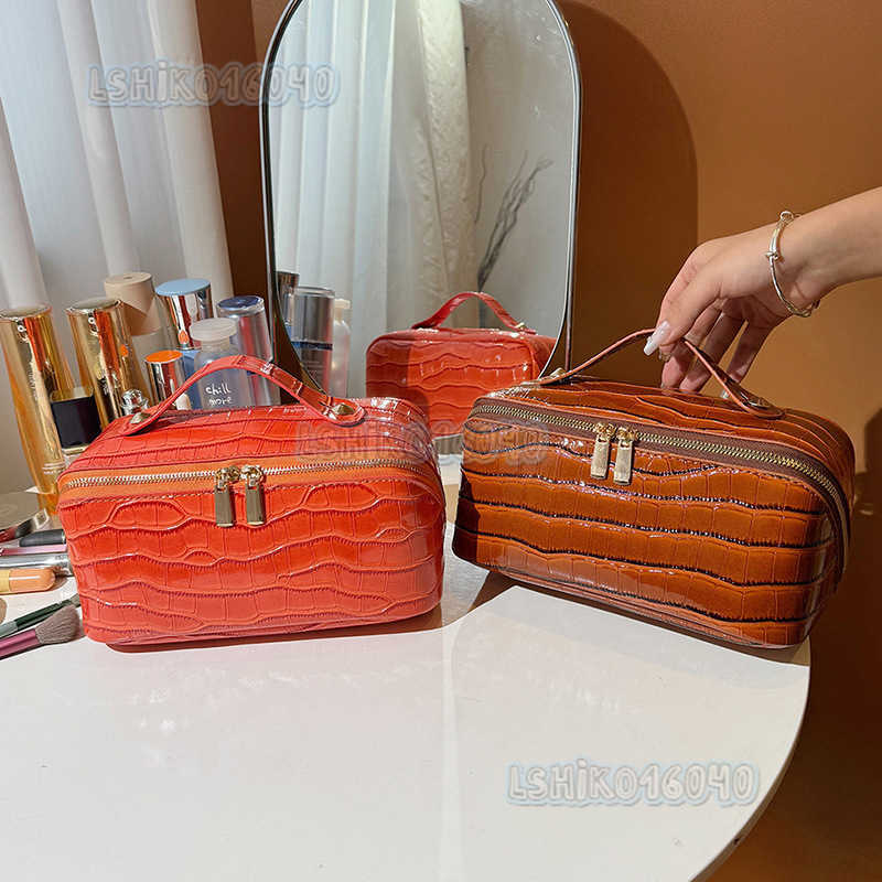2024 New Pu Leather Crocodile Skin Pattern Makeup Bag Large Capacity Cosmetic Bag H250906