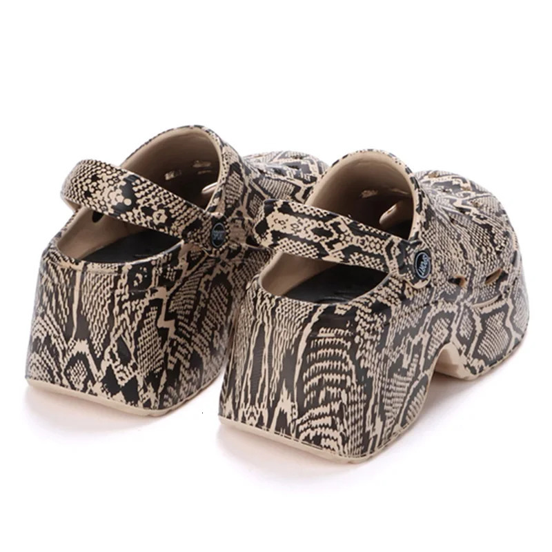 Leopard Thick Bottom Clogs for Women Closed Toe y Platform Sandals Woman Summer 2023 Super High Wedge Heel Slippers Female y250906