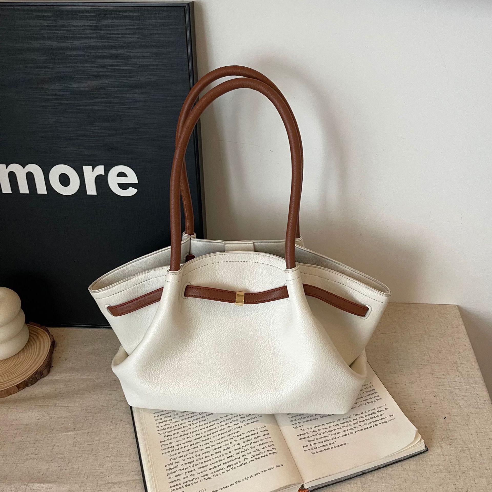2025 New Fashion Tote Bag for Women Large Capacity Canvas Shoulder Bag Elegant Underarm Commuter Work Bag
