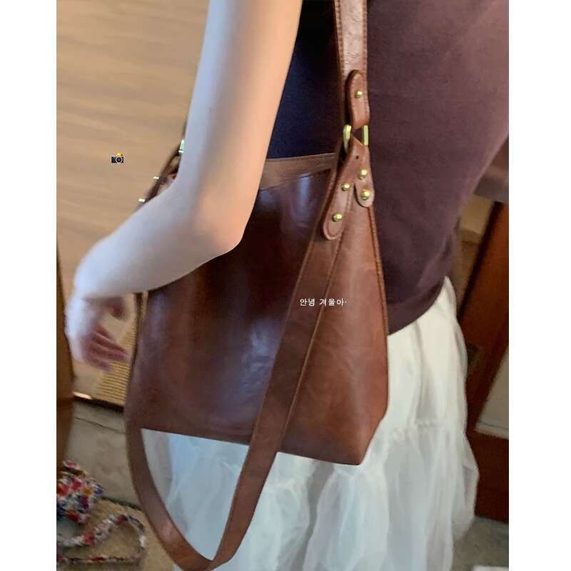 High-end Large Capacity for Women 2024 New Fashion Commuter Bucket Versatile Crossbody Bag