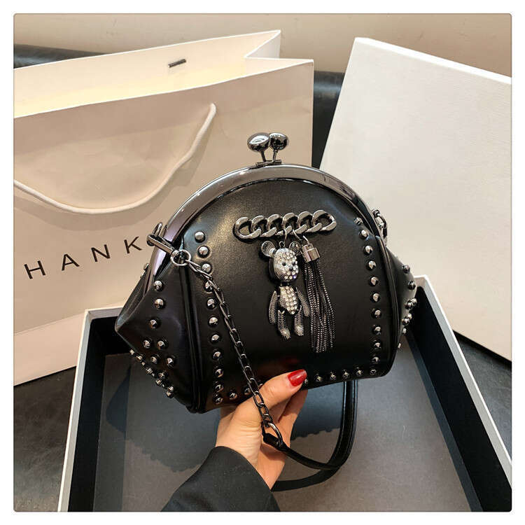 TEMU New Fashion Rivet 2025 Spring Summer Cartoon Clip Shell Chain Crossbody Women's Bag