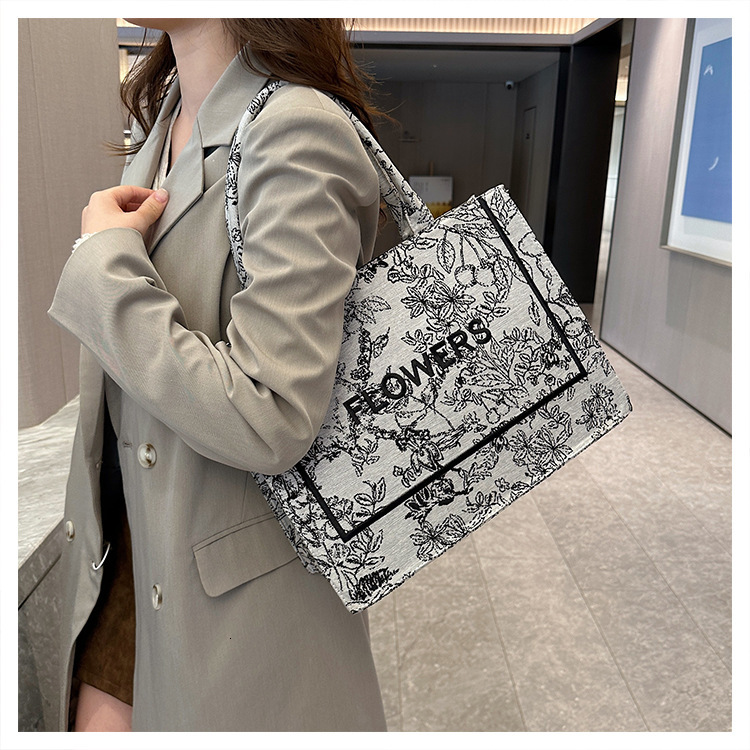 TB BHULAMTE Designer Bag Vintage Embroidered Handbag For Women New Fashion Monogram Shoulder Luxury Bag Bag Trendy Versatile Large Capacity Canvas Tot
