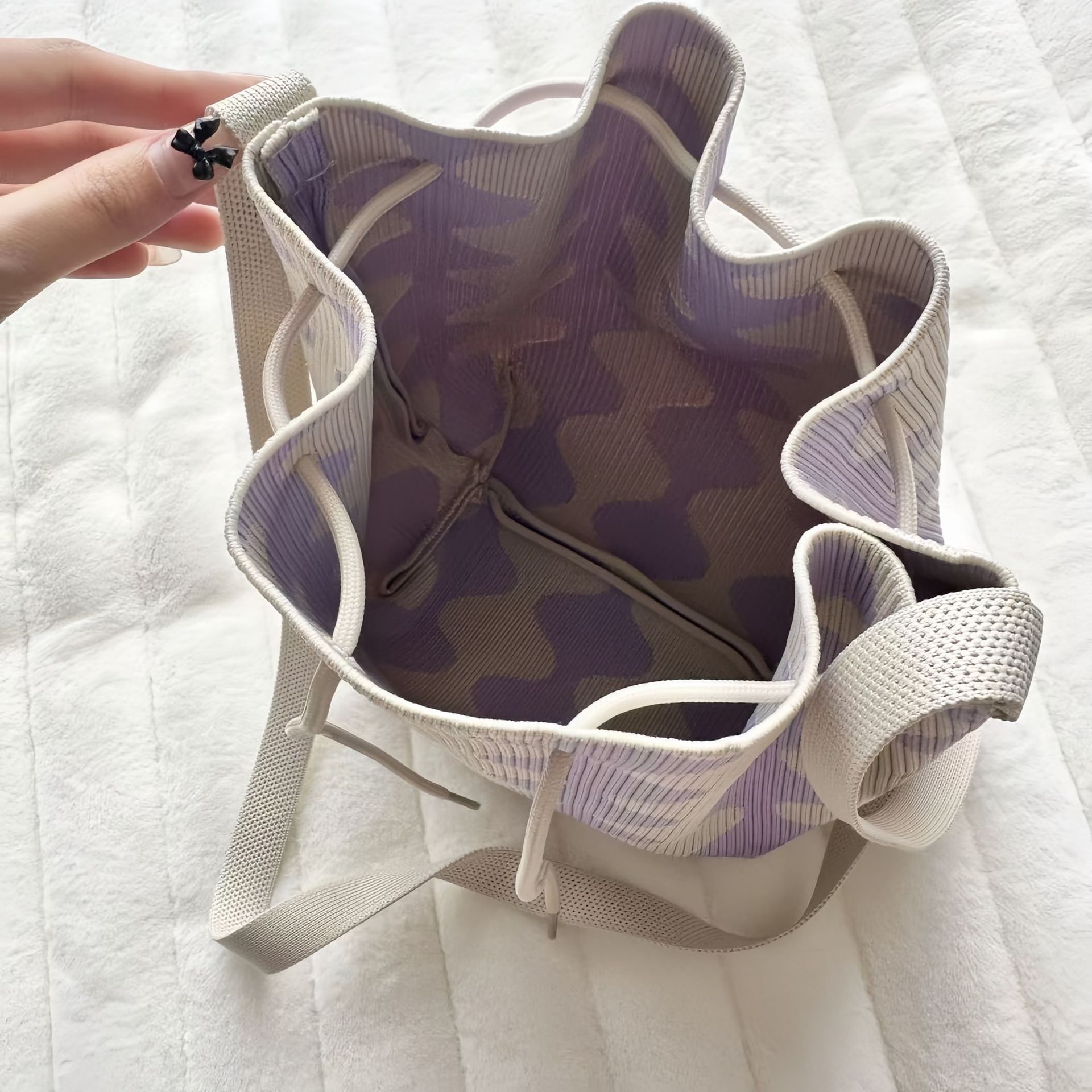 2025 new collection 2025 New Knitted Yarn Bucket Bag Hand-held Casual Handbag Lunch Bag Portable Autumn New Pattern Designer Bag, Women's Handbag