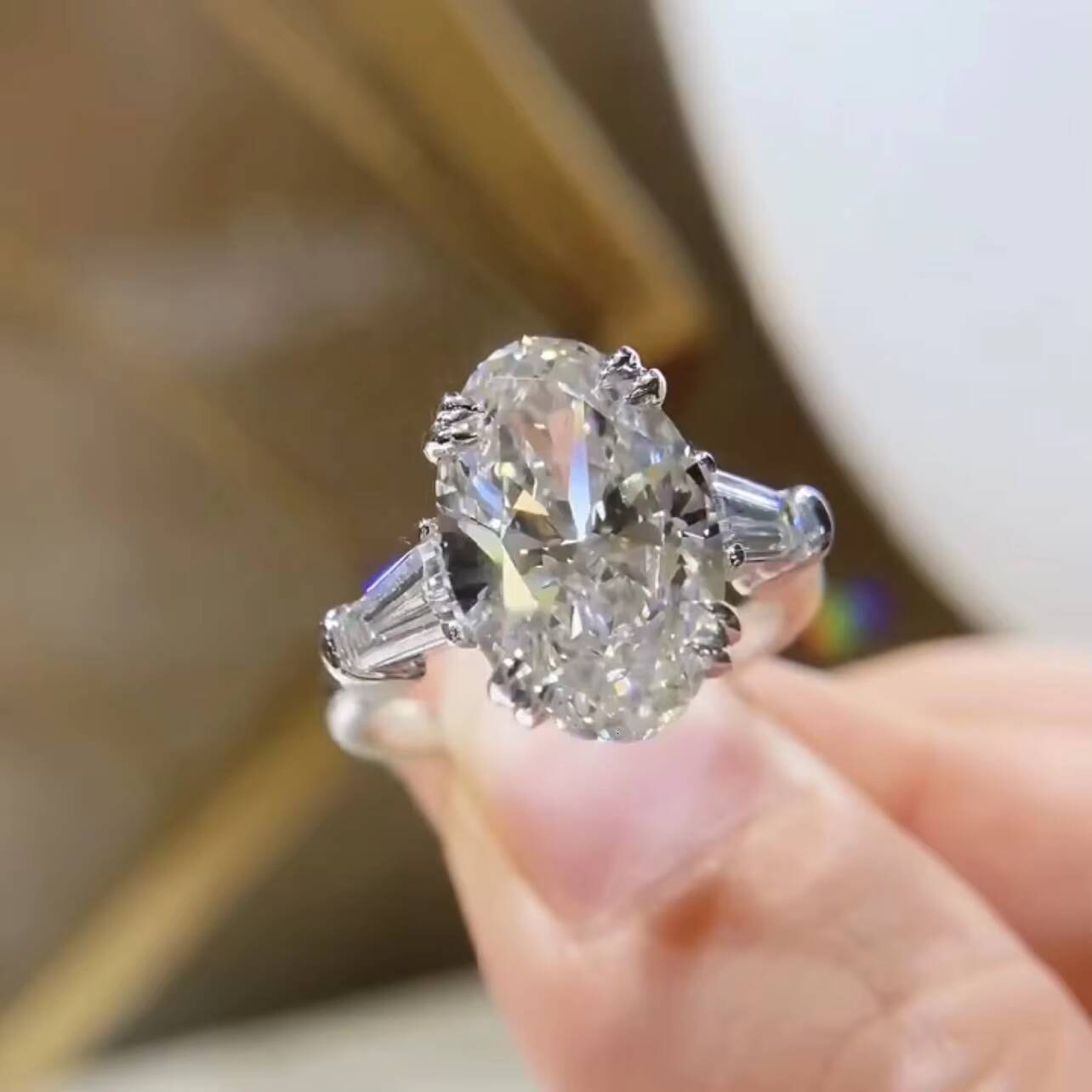 14K White Gold VS DEF Color IGI Certificated 4CT Oval Cut Three Stone CVD Lab Diamond Ring