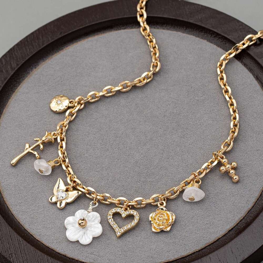 DHcollections Women's Fashion - Commuting Sweet Flower Pendant Necklace, Exaggerated Collarbone Chain