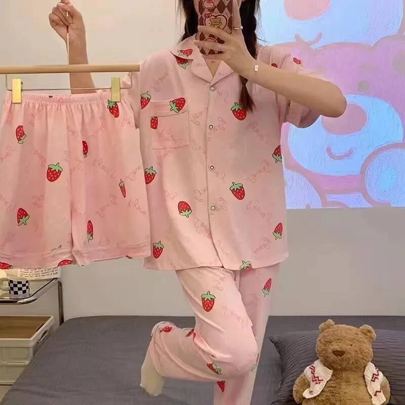 2025 new three piece set of short sleeved design pants, high-end pajamas, shorts, women's simple black bear designer home clothes