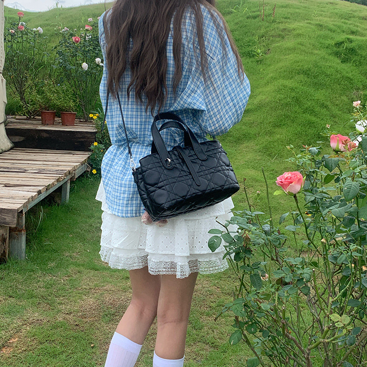 2025 Women's design Shoulder Bag Exquisite Texture Diamond Small Square Bag Women's Crossbody Bag Autumn New Designer Bag Handbag