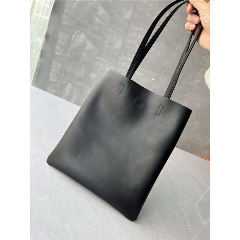 Pure Inside and Out Minimalist Style Soft Leather Fashion Commuter Tote Bag Cowhide Trendy Texture Single Shoulder Handbag for Women