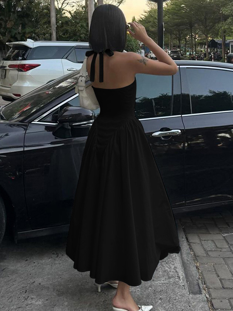 XR113 Hollow Halter Neck Dress with Large Swing