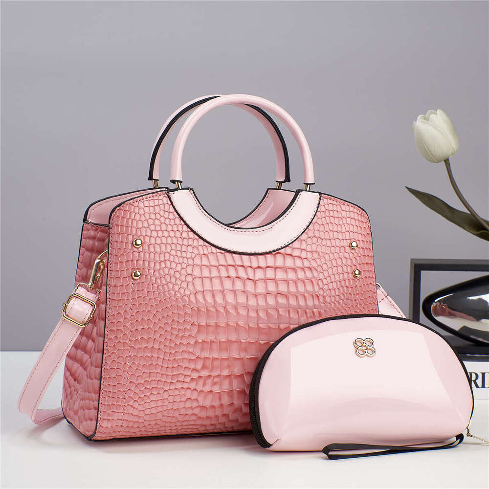 Fashion Crocodile Pattern Large Capacity Handbag 2023 New Trend Mother-Daughter Women's Crossbody Textured Middle-Aged Shoulder Bag