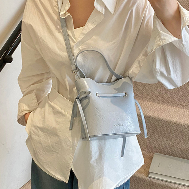 Women s Crossbody Bag Bucket Bag Niche Drawstring Shiny Face Handbag Autumn New Style Minimalist Designer Bag Women s Shoulder Bag